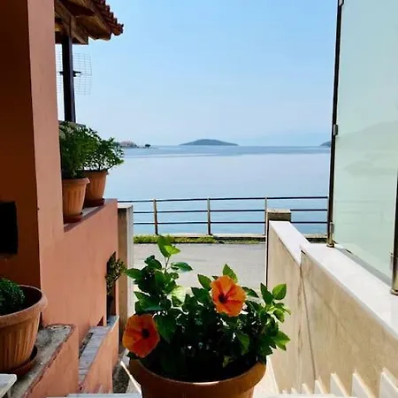 Seaside Apartment In Glyfada-Trizonia Glyfada  Exterior photo