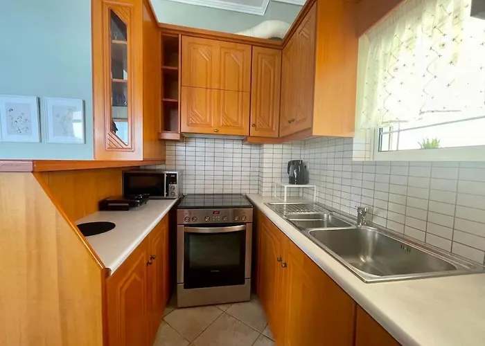 Seaside Apartment In Glyfada-Trizonia